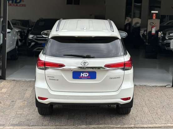 TOYOTA-HILUX SW4-2019