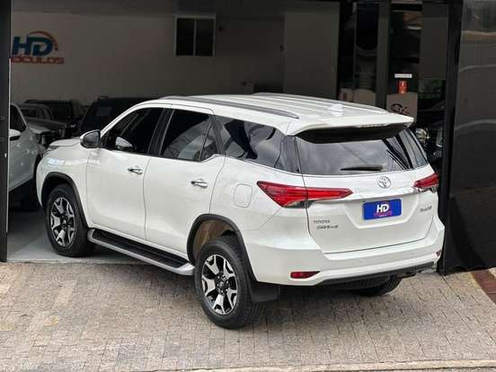 TOYOTA-HILUX SW4-2019