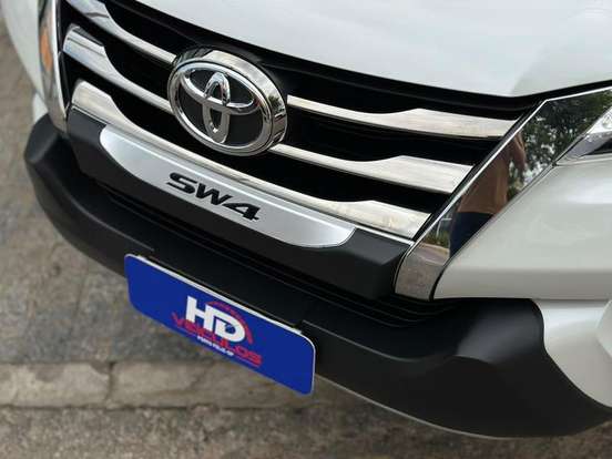TOYOTA-HILUX SW4-2019