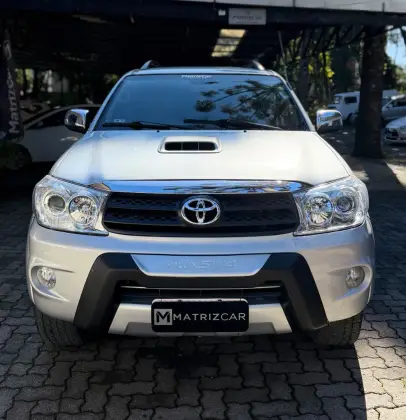 TOYOTA HILUX SW4 3.0 SRV 4X4 16V TURBO INTERCOOLER DIESEL 4P AUTOMÁTICO