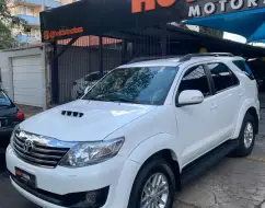 TOYOTA HILUX SW4 3.0 SRV 4X4 16V TURBO INTERCOOLER DIESEL 4P AUTOMÁTICO TOYOTA HILUX SW4 3.0 SRV 4X4 16V TURBO INTERCOOLER DIESEL 4P AUTOMÁTICO