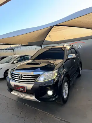 TOYOTA HILUX SW4 3.0 SRV 4X4 16V TURBO INTERCOOLER DIESEL 4P AUTOMÁTICO