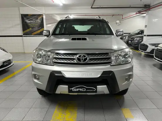 TOYOTA-HILUX SW4-2011