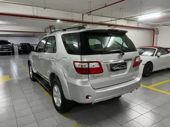 TOYOTA-HILUX SW4-2011