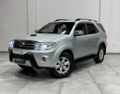 TOYOTA HILUX SW4 3.0 SRV 4X4 7 LUGARES 16V TURBO INTERCOOLER DIESEL 4P AUTOMÁTICO TOYOTA HILUX SW4 3.0 SRV 4X4 7 LUGARES 16V TURBO INTERCOOLER DIESEL 4P AUTOMÁTICO