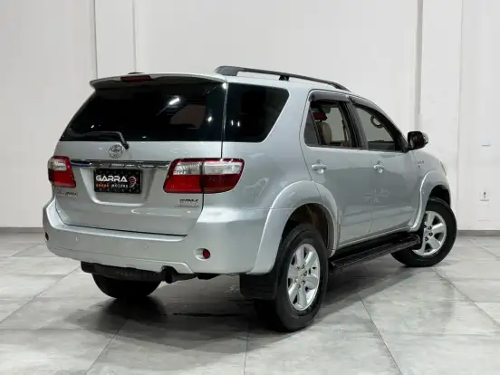 TOYOTA-HILUX SW4-3.0 SRV 4X4 7 LUGARES 16V TURBO INTERCOOLER DIESEL 4P AUTOMÁTICO TOYOTA-HILUX SW4-2011