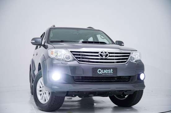 TOYOTA-HILUX SW4-3.0 SRV 4X4 16V TURBO INTERCOOLER DIESEL 4P AUTOMÁTICO TOYOTA-HILUX SW4-2014
