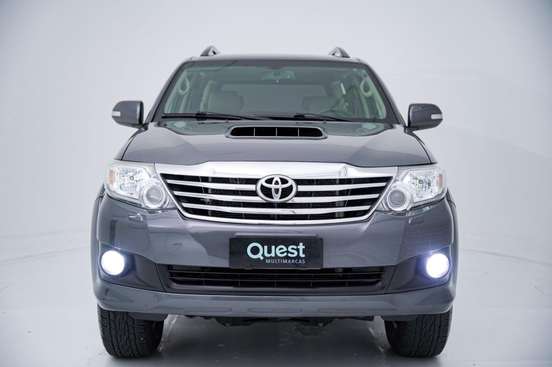 TOYOTA-HILUX SW4-3.0 SRV 4X4 16V TURBO INTERCOOLER DIESEL 4P AUTOMÁTICO TOYOTA-HILUX SW4-2014