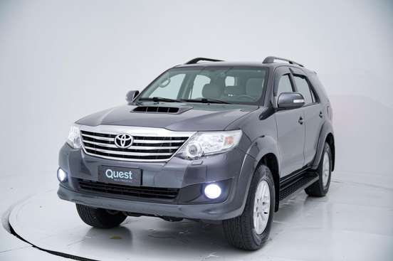 TOYOTA-HILUX SW4-3.0 SRV 4X4 16V TURBO INTERCOOLER DIESEL 4P AUTOMÁTICO TOYOTA-HILUX SW4-2014