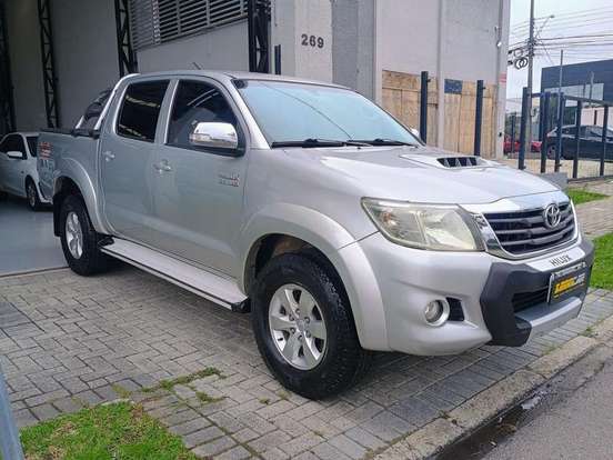 TOYOTA-HILUX SW4-3.0 SRV 4X4 16V TURBO INTERCOOLER DIESEL 4P AUTOMÁTICO TOYOTA-HILUX SW4-2014