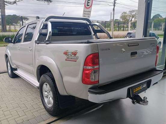 TOYOTA-HILUX SW4-3.0 SRV 4X4 16V TURBO INTERCOOLER DIESEL 4P AUTOMÁTICO TOYOTA-HILUX SW4-2014