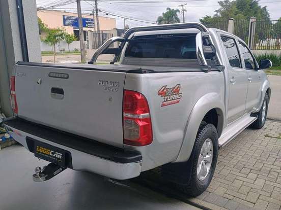TOYOTA-HILUX SW4-2014