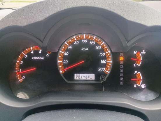 TOYOTA-HILUX SW4-2014