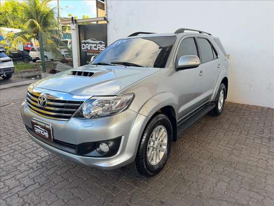 TOYOTA-HILUX SW4-2015