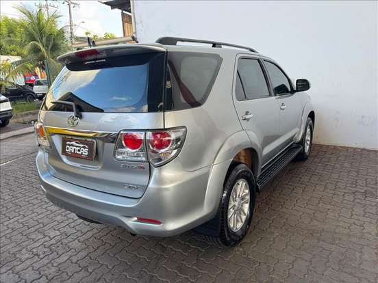 TOYOTA-HILUX SW4-3.0 SRV 4X4 7 LUGARES 16V TURBO INTERCOOLER DIESEL 4P AUTOMÁTICO TOYOTA-HILUX SW4-2015