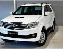 TOYOTA HILUX SW4 3.0 SRV 4X4 7 LUGARES 16V TURBO INTERCOOLER DIESEL 4P AUTOMÁTICO TOYOTA HILUX SW4 3.0 SRV 4X4 7 LUGARES 16V TURBO INTERCOOLER DIESEL 4P AUTOMÁTICO