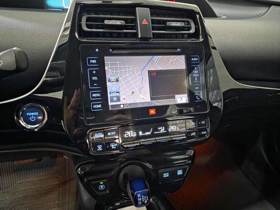 TOYOTA-PRIUS-2016