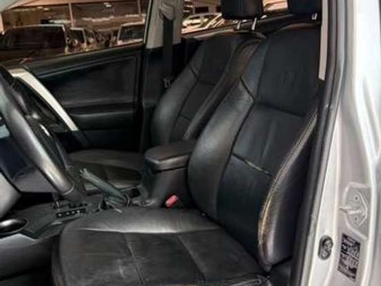 TOYOTA-RAV4-2.0 4X2 16V GASOLINA 4P AUTOMÁTICO TOYOTA-RAV4-2014