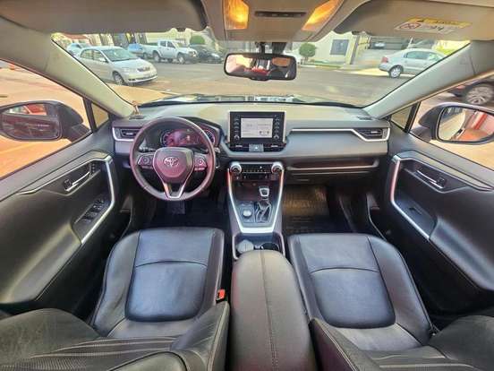 TOYOTA-RAV4-2019