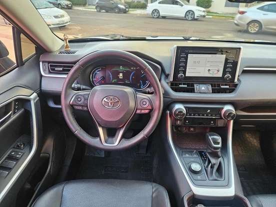 TOYOTA-RAV4-2019