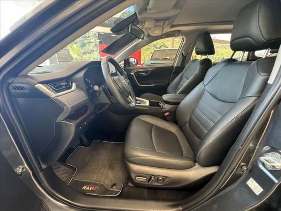 TOYOTA-RAV4-2024
