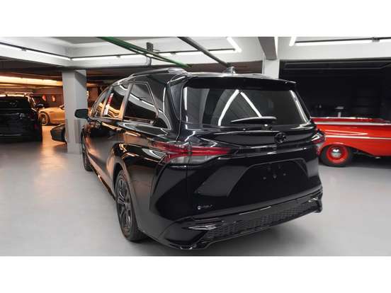TOYOTA-SIENNA-2026