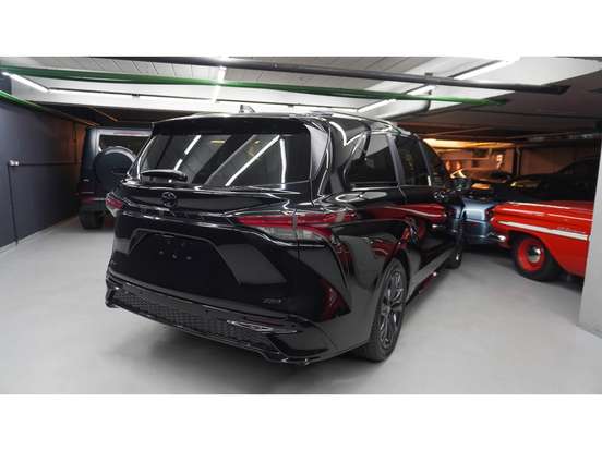TOYOTA-SIENNA-2026