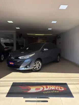 TOYOTA-YARIS-2019