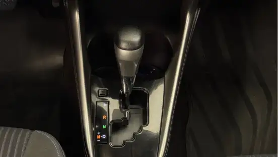 TOYOTA-YARIS-2019