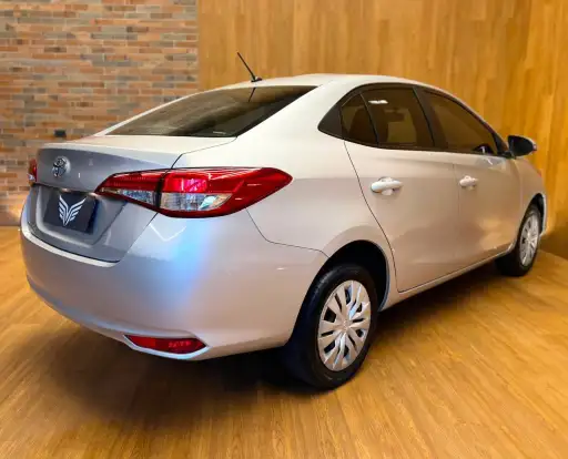 TOYOTA-YARIS-2022