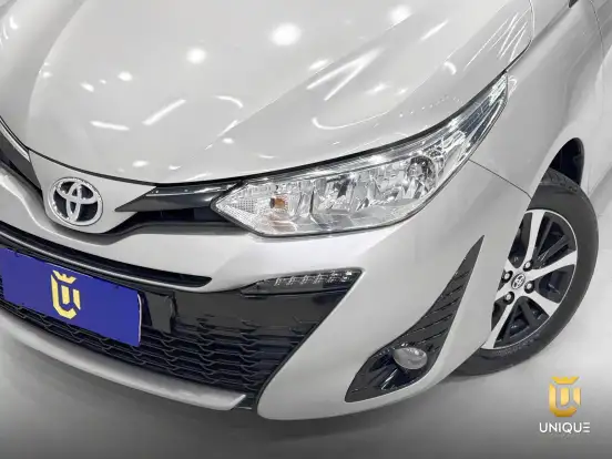 TOYOTA-YARIS-2019