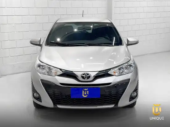 TOYOTA-YARIS-2019