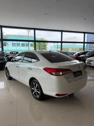 TOYOTA-YARIS-2018