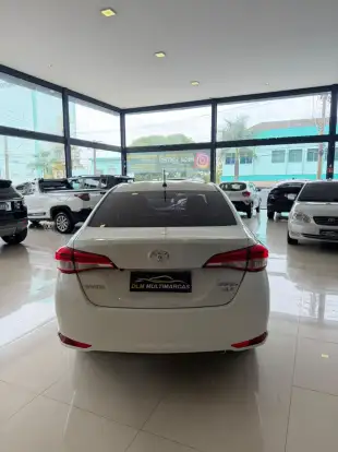 TOYOTA-YARIS-2018