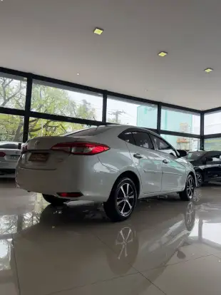 TOYOTA-YARIS-2018
