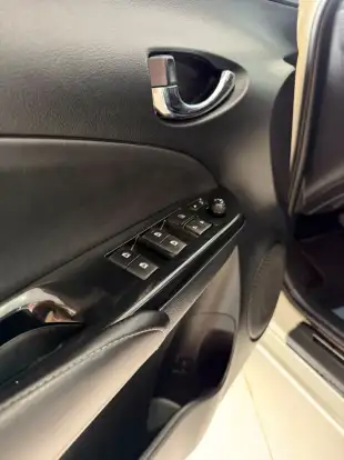 TOYOTA-YARIS-2018