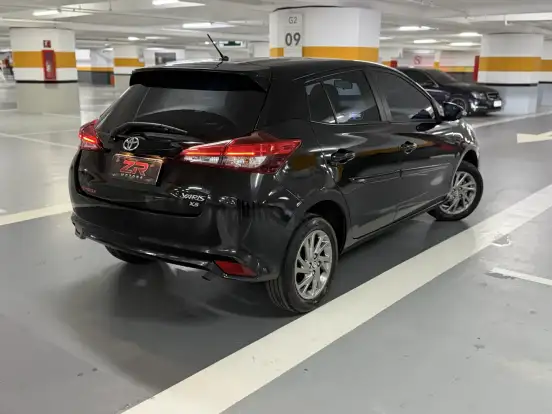 TOYOTA-YARIS-2023