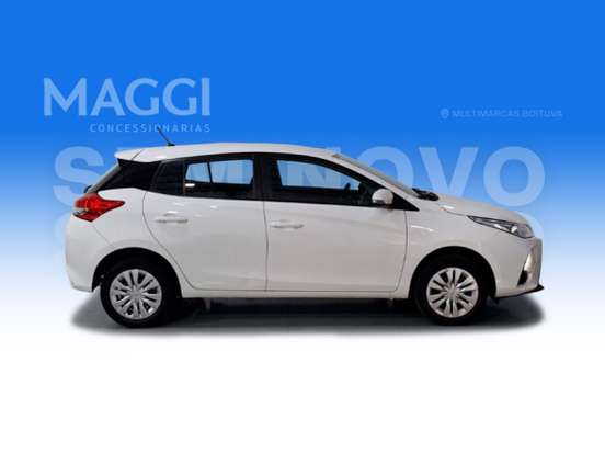 TOYOTA-YARIS-2023