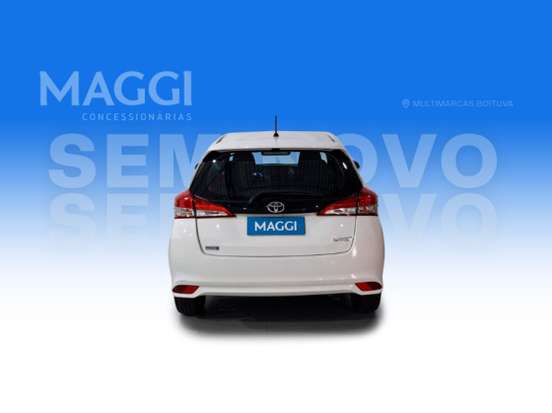 TOYOTA-YARIS-2023