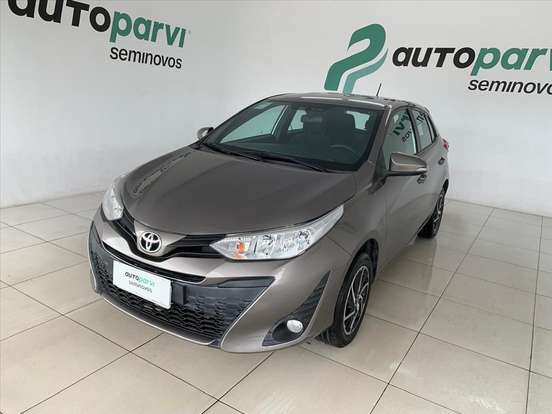 TOYOTA-YARIS-2019