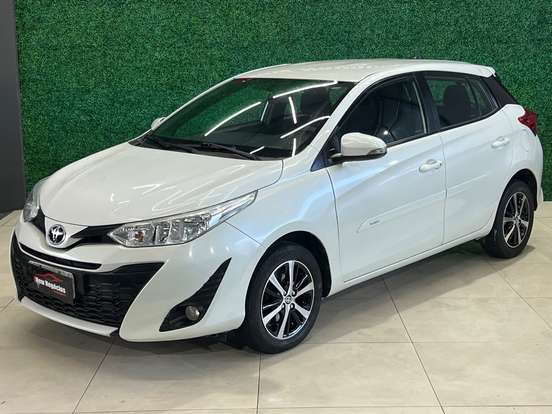 TOYOTA-YARIS-2019