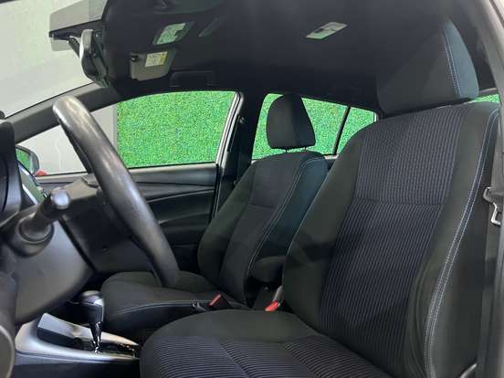 TOYOTA-YARIS-2019