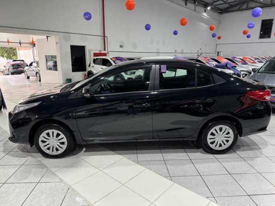 TOYOTA-YARIS-2024