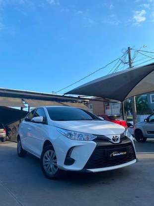 TOYOTA-YARIS-2023