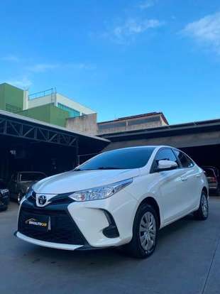 TOYOTA-YARIS-2023