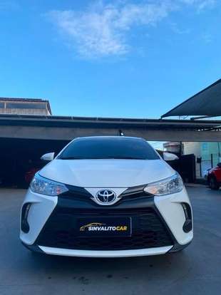 TOYOTA-YARIS-2023