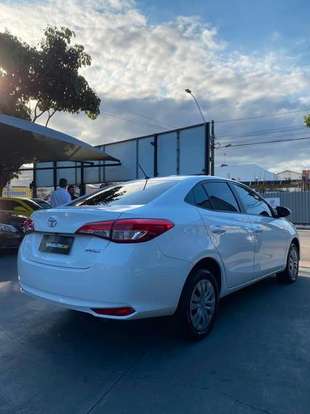 TOYOTA-YARIS-2023