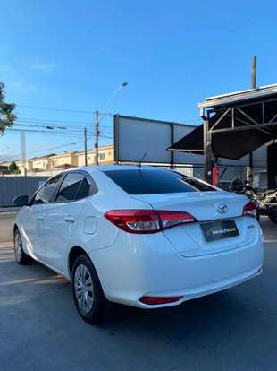 TOYOTA-YARIS-2023