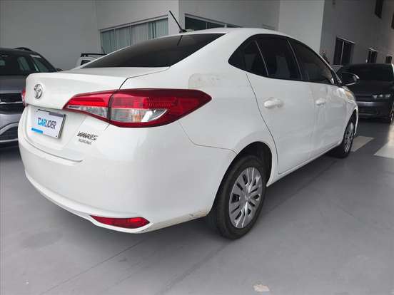 TOYOTA-YARIS-2023