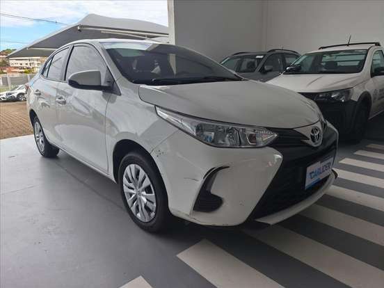 TOYOTA-YARIS-2023